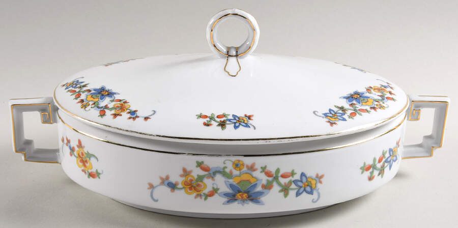 HC671 Oval Covered Vegetable by Heinrich - H&C-1
