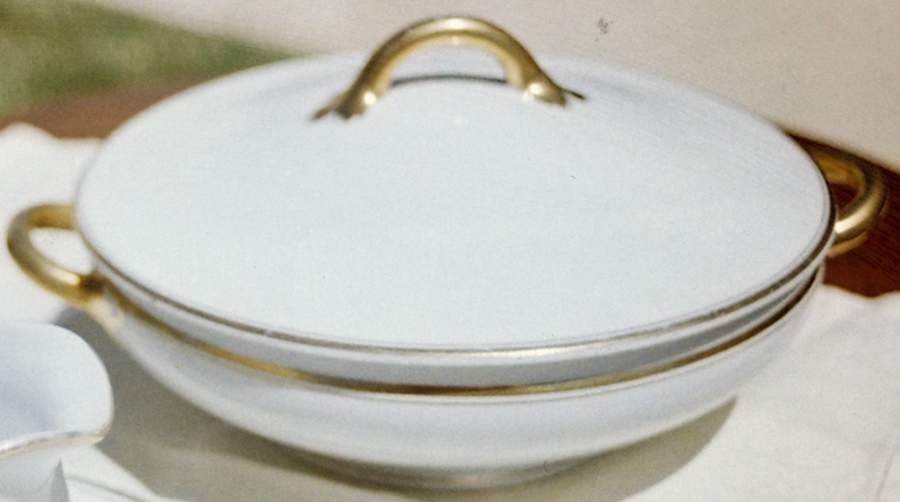 2476 Oval Covered Vegetable by Hub China-1