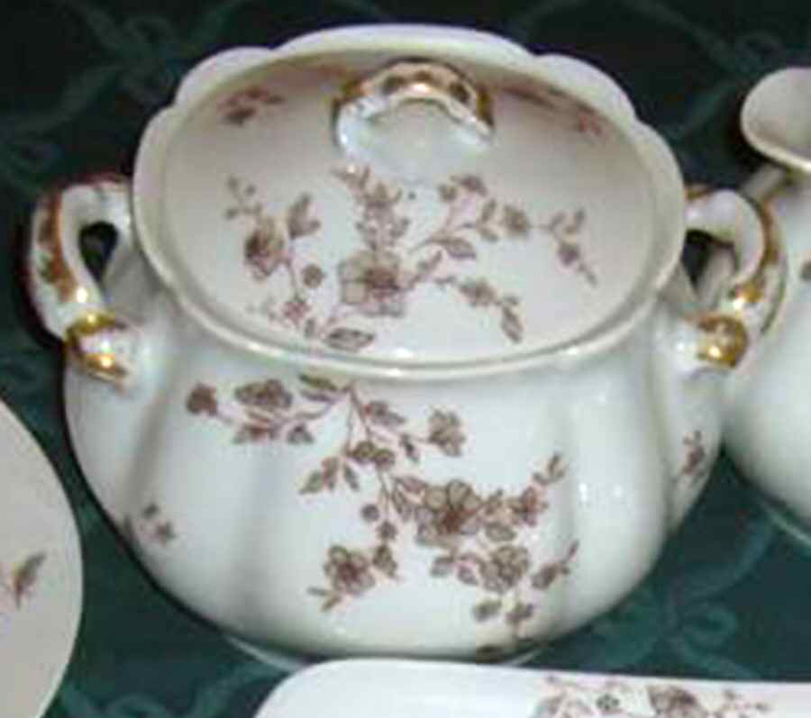 Schleiger 1156-1 Sugar Bowl & Lid by Haviland-1