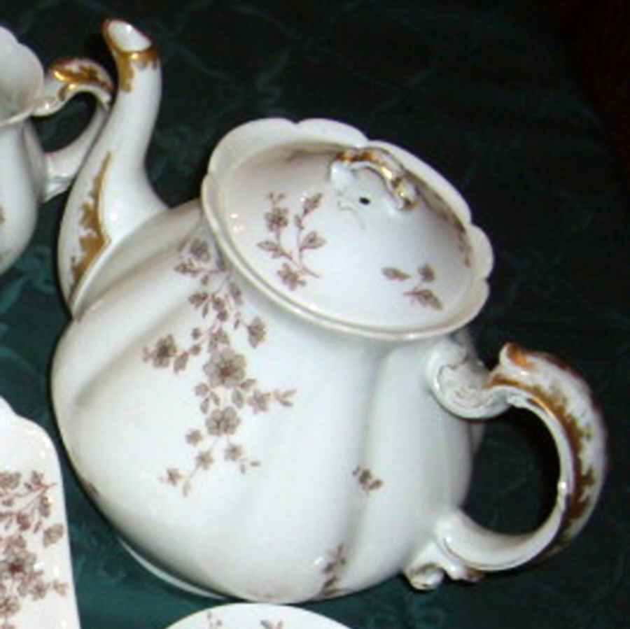 Schleiger 1156-1 Teapot & Lid by Haviland-1