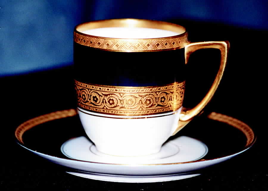 HUT919 Flat Cup & Saucer Set by Hutschenreuther-1
