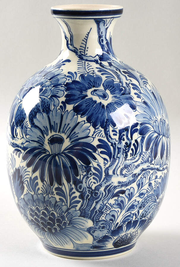 Delfts Blue 7" Vase by Holland-1
