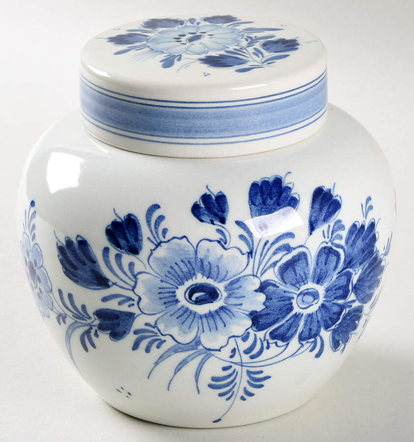 Delfts Blue 4" Ginger Jar & Lid by Holland-1