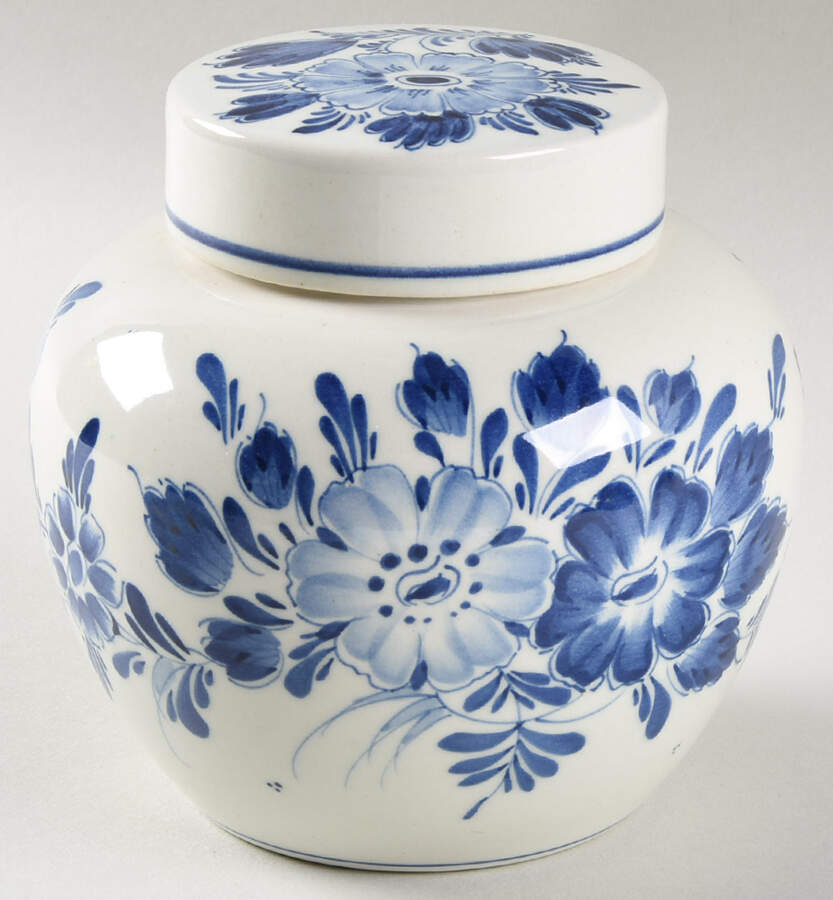 Delfts Blue 4" Ginger Jar & Lid by Holland-1
