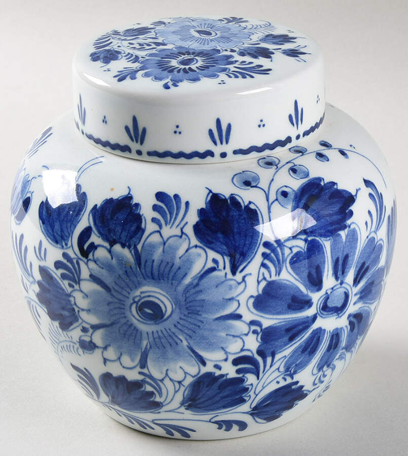 Delfts Blue 4" Ginger Jar & Lid by Holland-1