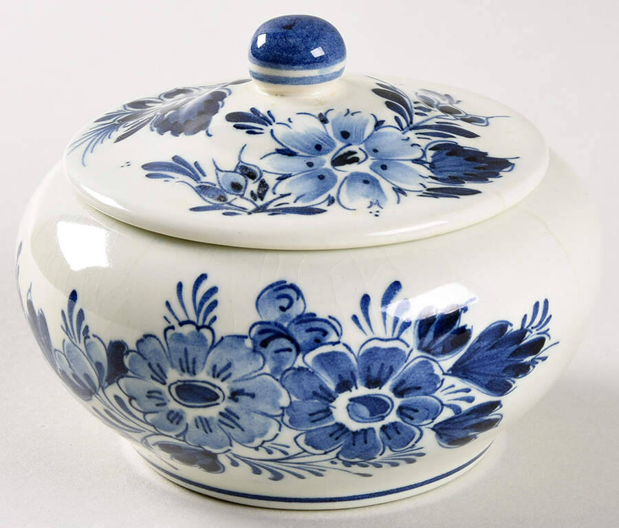 Delfts Blue 3" Round Box & Lid by Holland-1