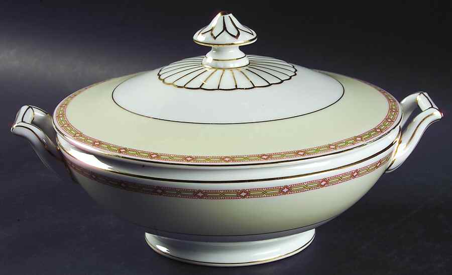 17757 Round Covered Vegetable by Heinrich - H&C-1