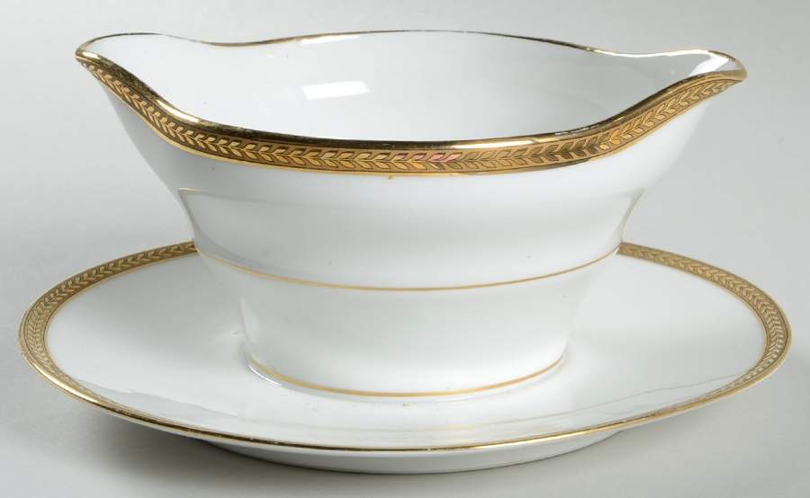 HRO25 Gravy Boat with Attached Underplate by Robert Haviland-1