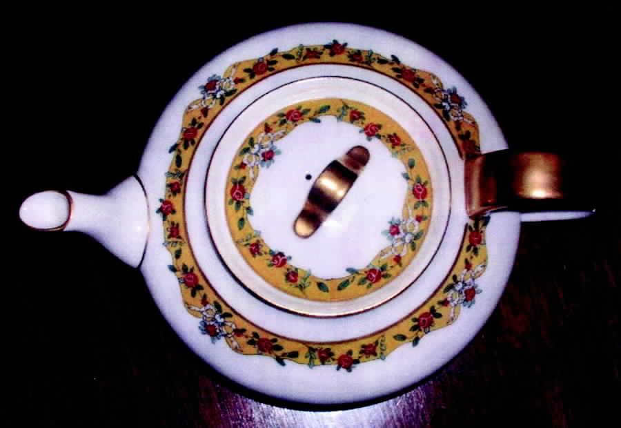 H1492 Teapot & Lid by Haviland-1