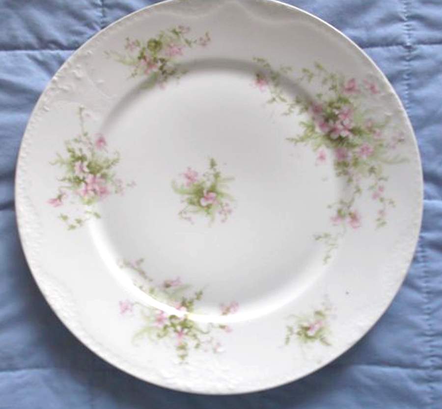 Schleiger 157-4 Dinner Plate by Haviland-1