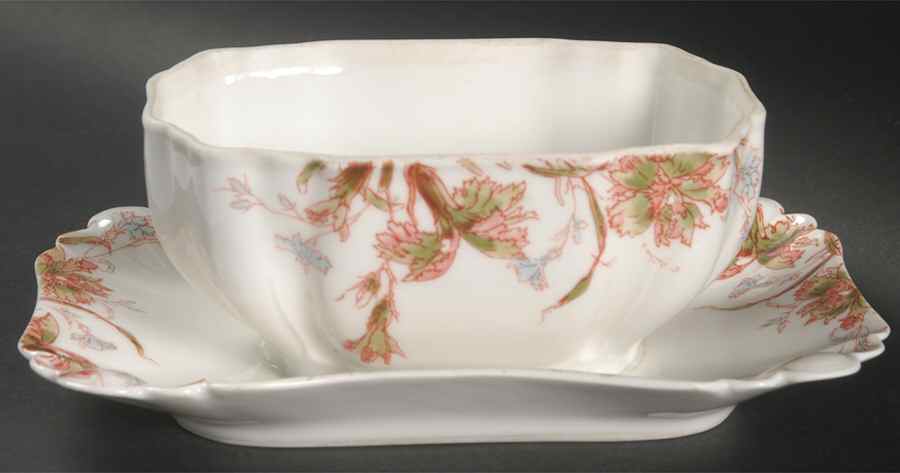 Schleiger 1158-6 Gravy Boat with Attached Underplate by Haviland-1