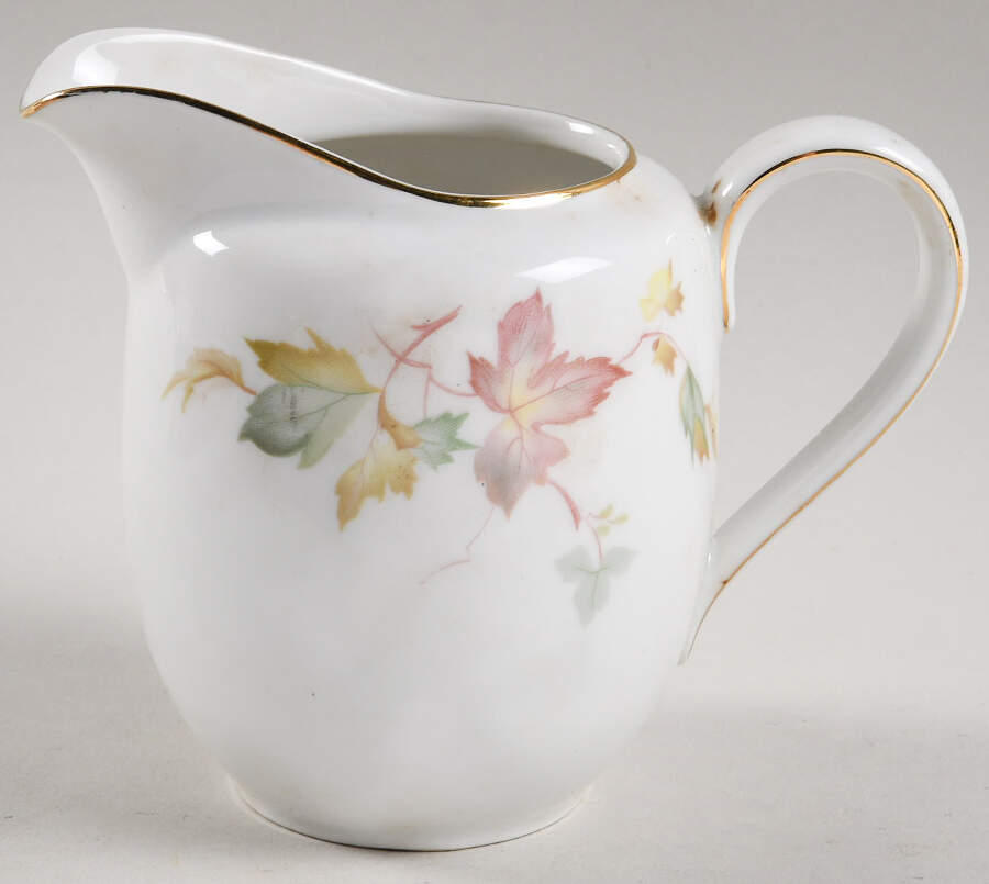 HUT935 Creamer by Hutschenreuther-1