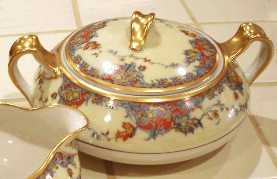 Schleiger 268-1 Sugar Bowl & Lid by Haviland-1