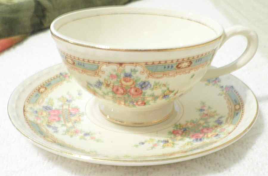 HLC3004 Footed Cup & Saucer Set by Homer Laughlin -1