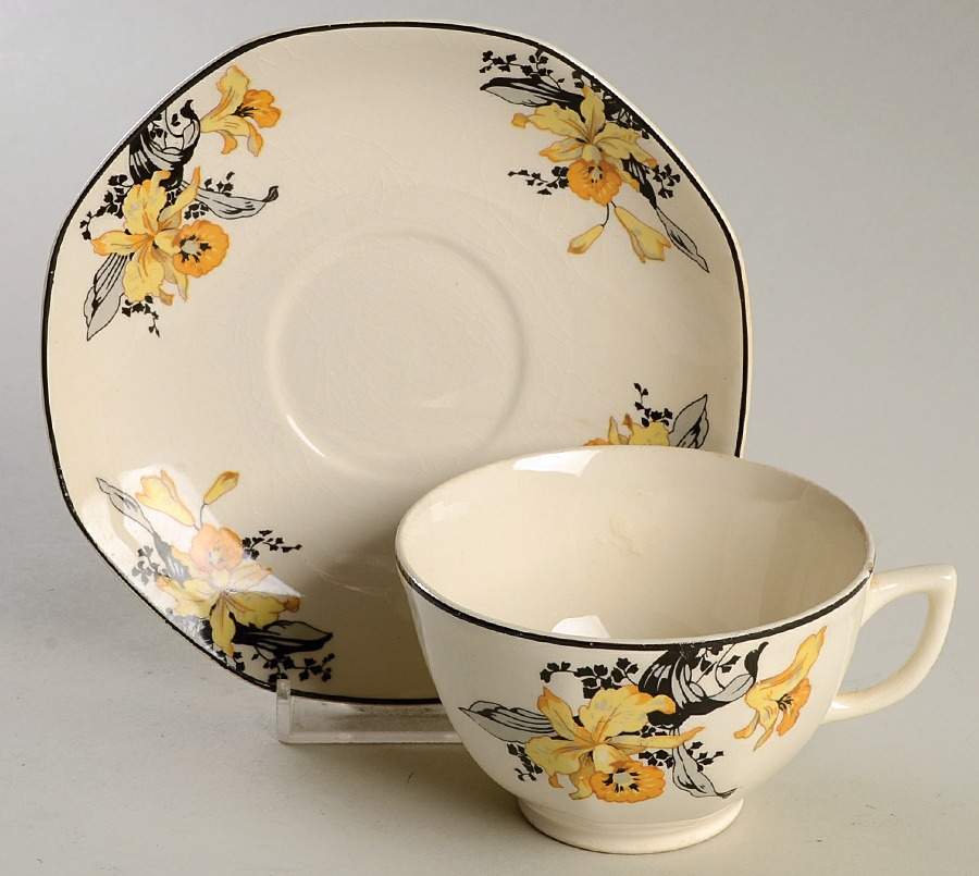 HLC3016 Footed Cup & Saucer Set by Homer Laughlin -1