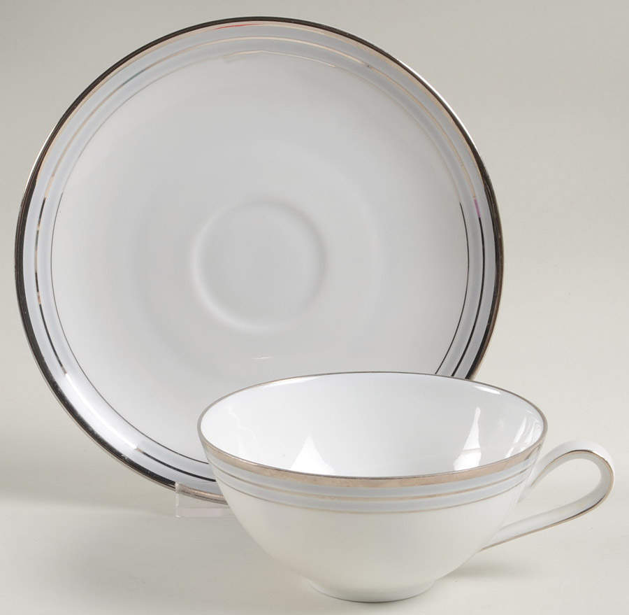 8444 (Coupe) Flat Cup & Saucer Set by Hutschenreuther-1