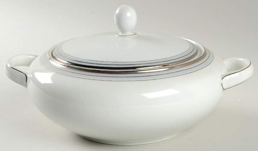 8444 (Coupe) Round Covered Vegetable by Hutschenreuther-1