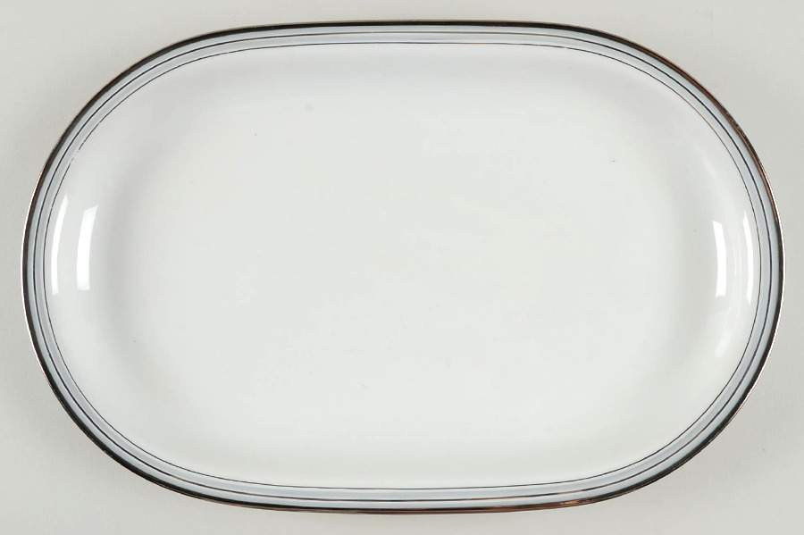 8444 (Coupe) 15" Oval Serving Platter by Hutschenreuther-1