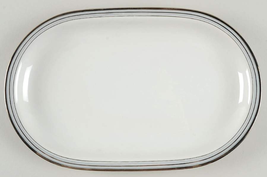 8444 (Coupe) 12" Oval Serving Platter by Hutschenreuther-1