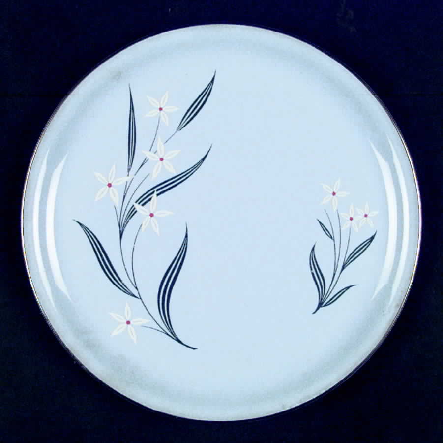 Narcissus Dinner Plate by Homer Laughlin -1