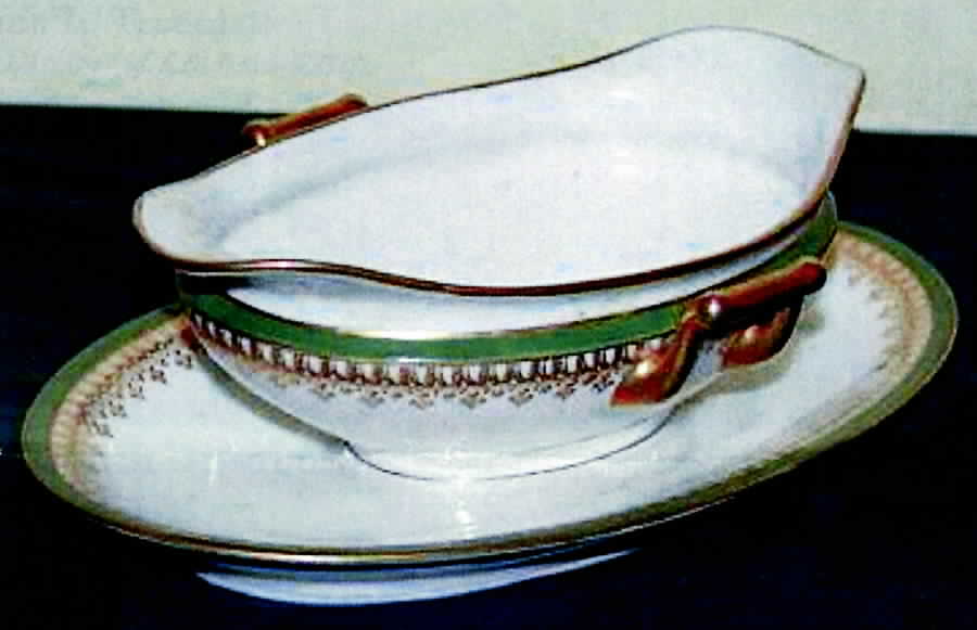 H997 Gravy Boat with Attached Underplate by Haviland-1