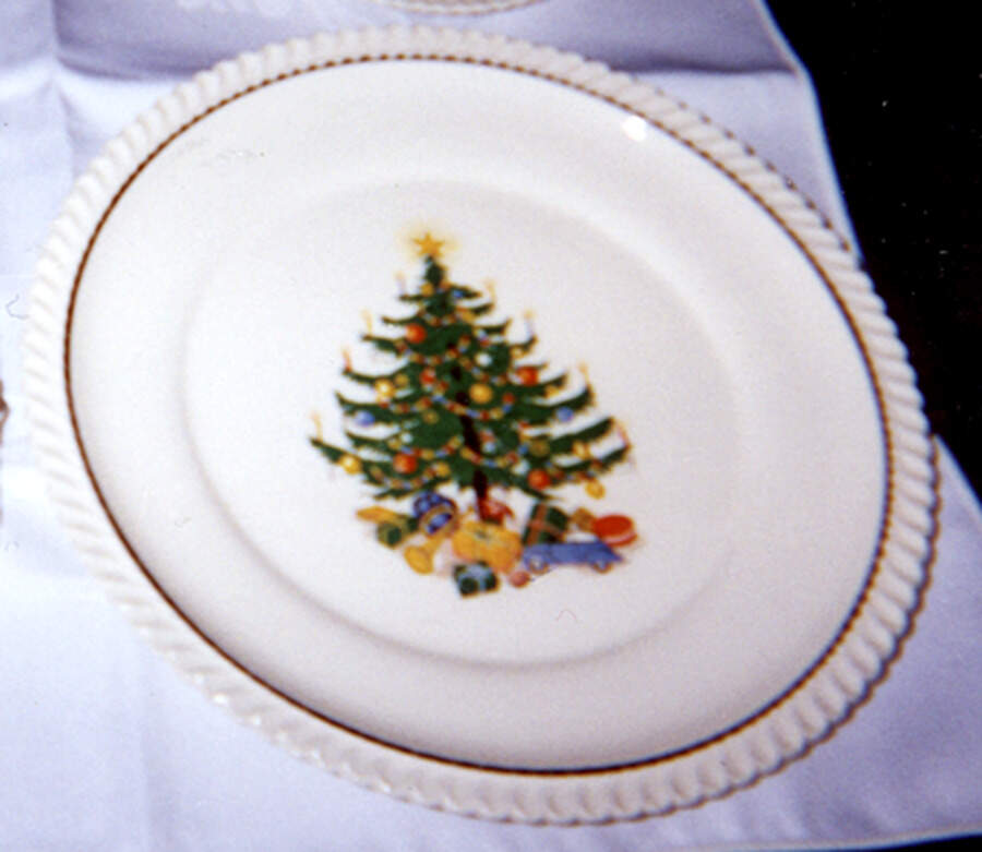 HAR89 Dinner Plate by Harker-1