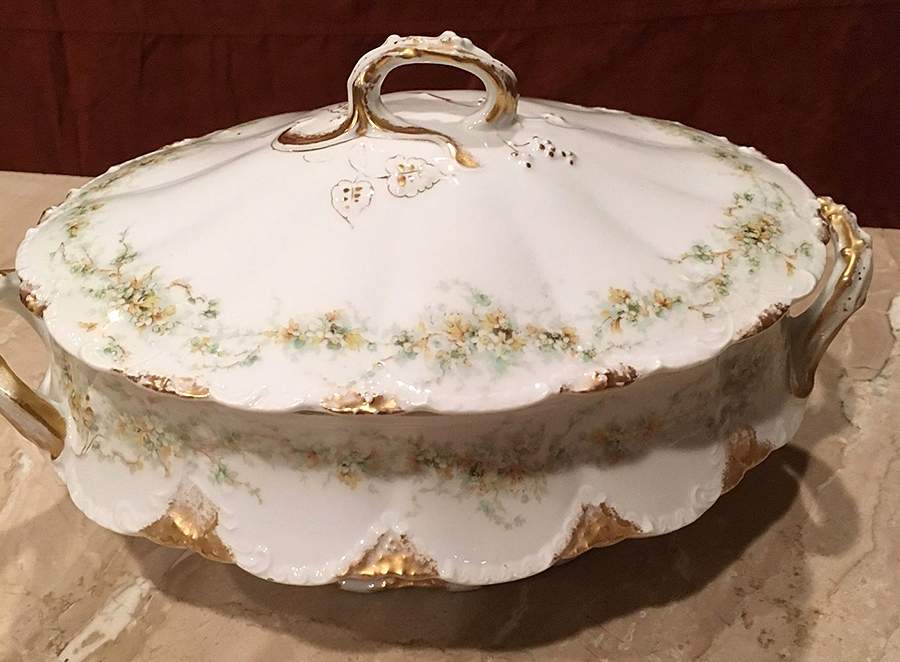 H1587 Oval Covered Vegetable by Haviland-1