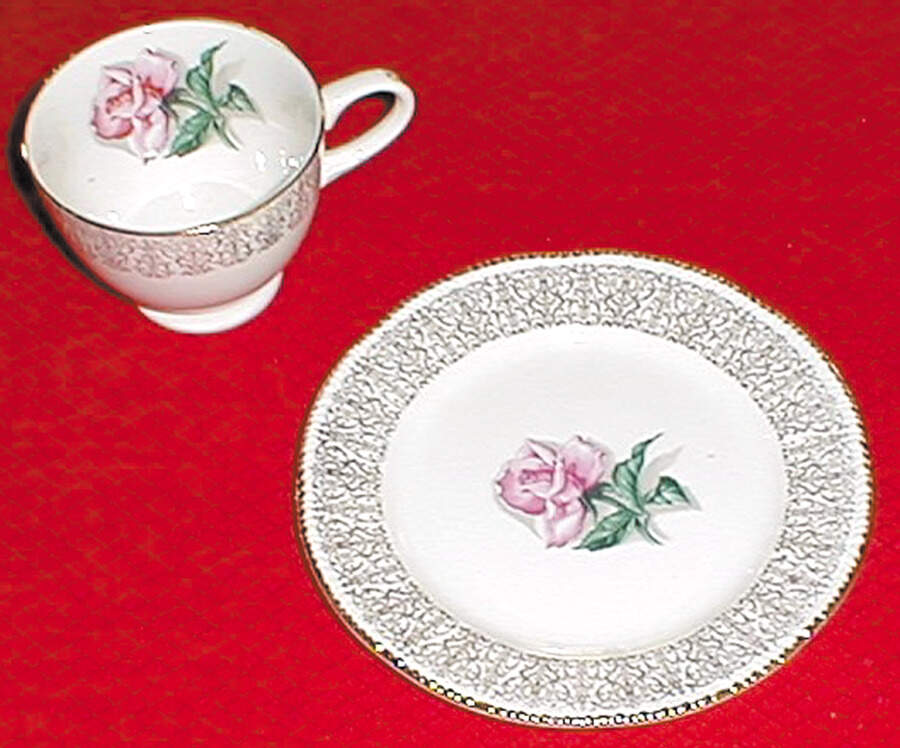 HLC2133 Footed Cup by Homer Laughlin -1