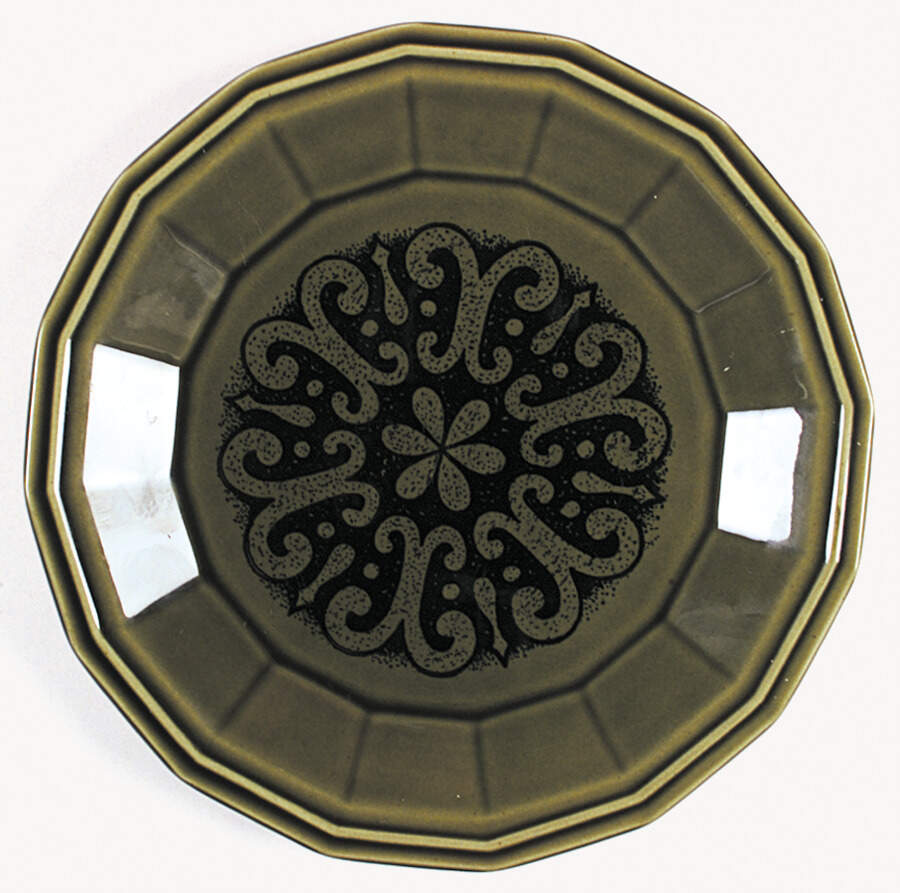 Madrid Dinner Plate by Homer Laughlin -1