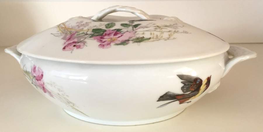 Meadow Visitors (Blank 211) Round Covered Vegetable by Haviland-1