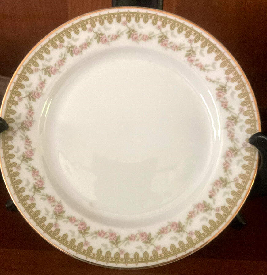 HC701 Dinner Plate by Heinrich - H&C-1