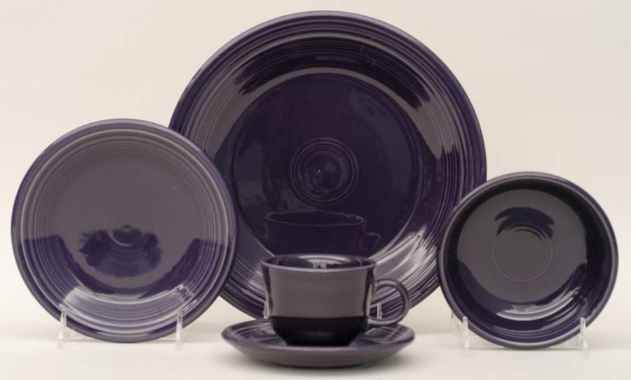 Fiesta Plum (Intro 2001) 5 Piece Place Setting by Homer Laughlin -1