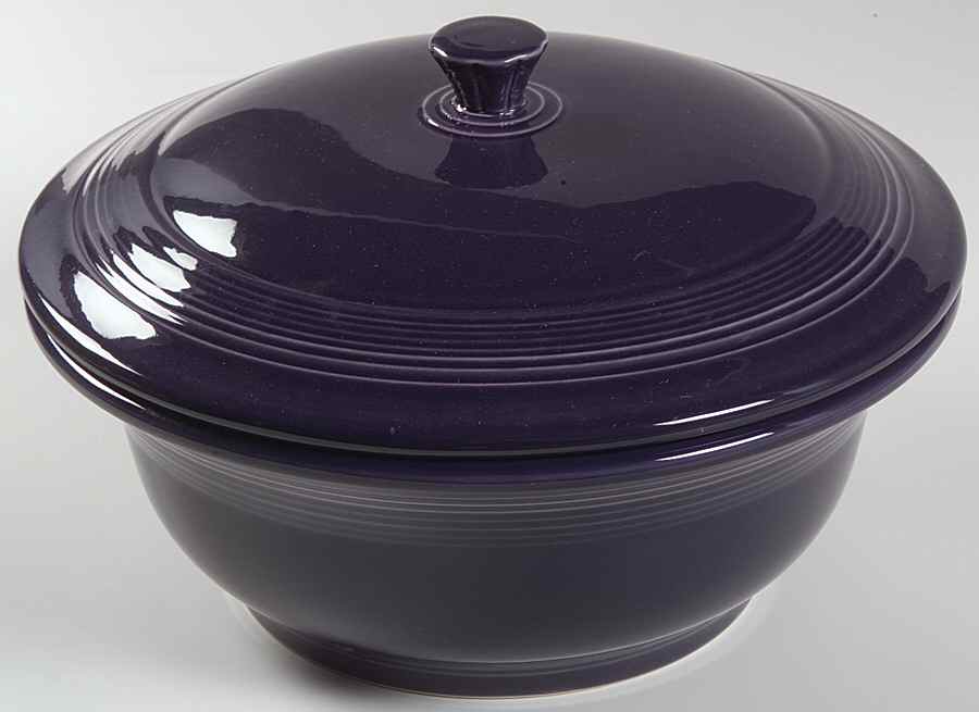 Fiesta Plum (Intro 2001) 2 Qt Round Covered Casserole (MB 9 Base) by Homer Laughlin -1