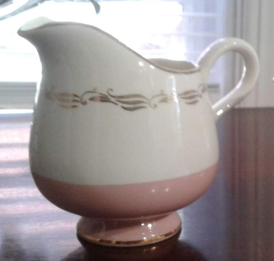 Sunrise Creamer by Homer Laughlin -1