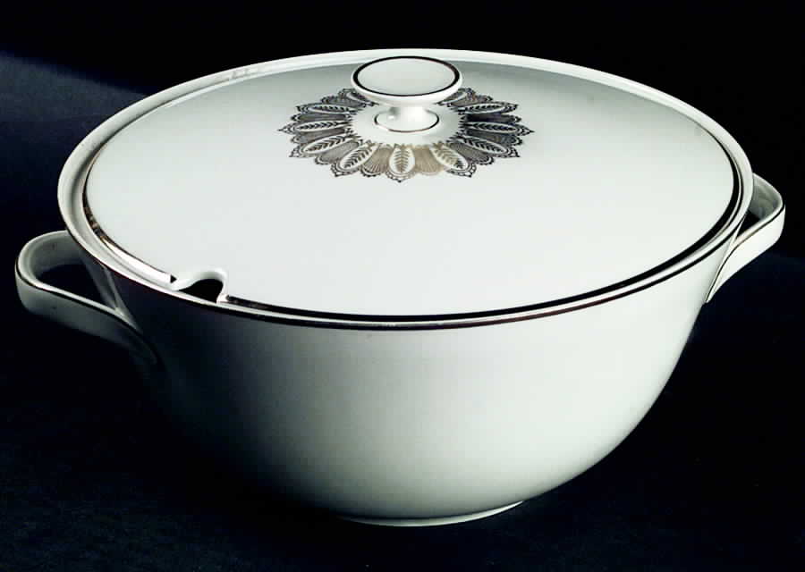 8708 Tureen &  Lid by Hutschenreuther-1