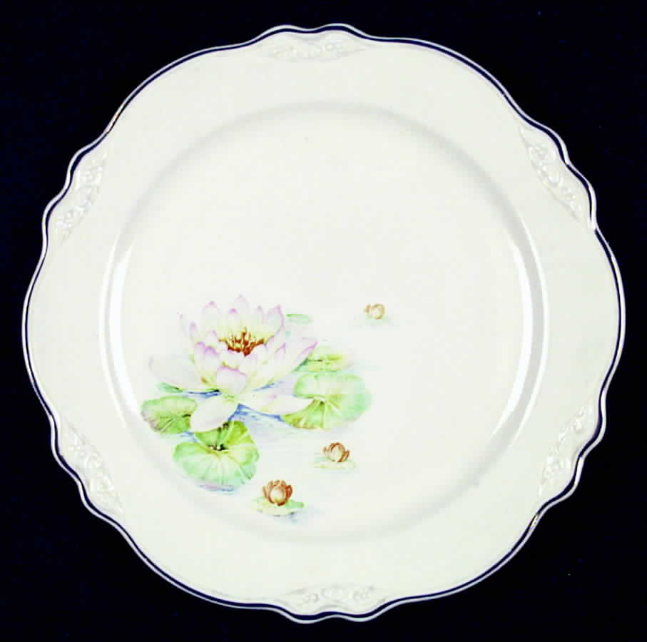 Waterlily Dinner Plate by Homer Laughlin -1