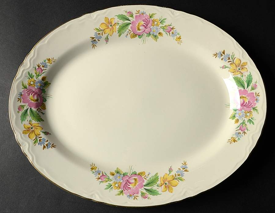 Spring Wreath 13" Oval Serving Platter by Homer Laughlin -1