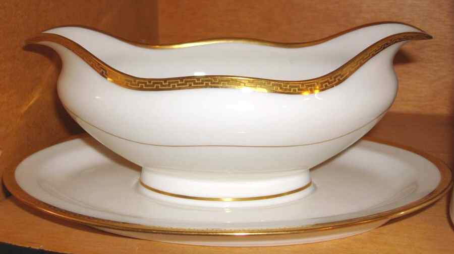 Schleiger 999-1 Gravy Boat with Attached Underplate by Haviland-1