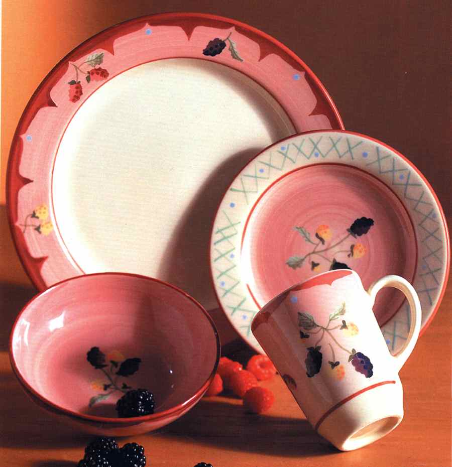 Blackberry Bramble Dinner Plate by Hartstone-1
