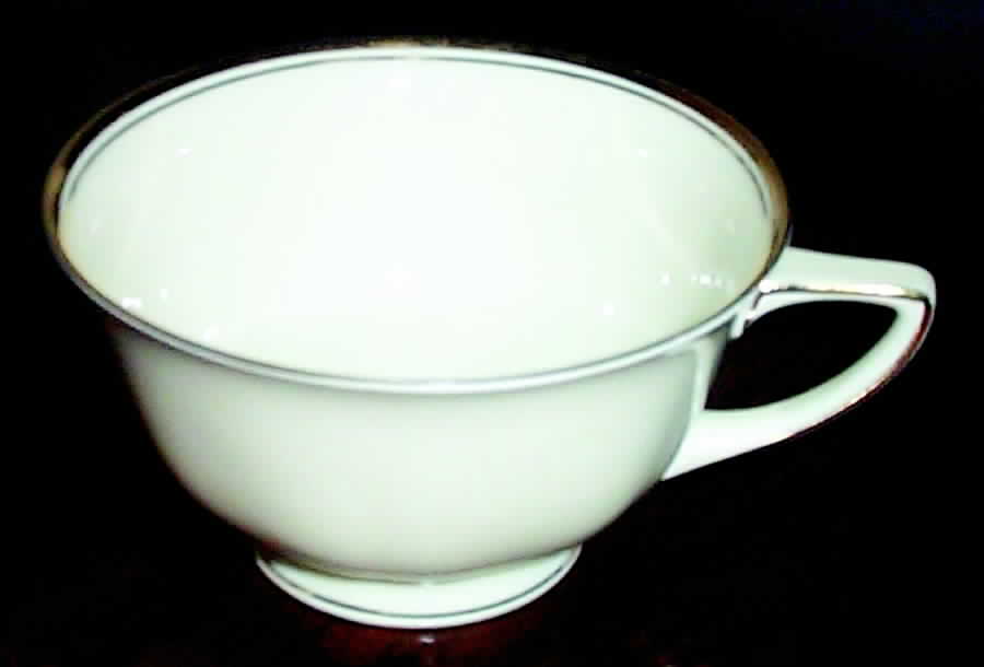 16372 Footed Cup by Heinrich - H&C-1