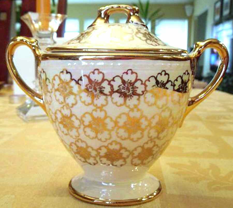 HLC3106 Sugar Bowl & Lid by Homer Laughlin -1