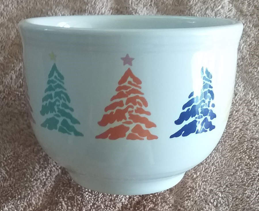 Fiesta Pastel Christmas Tree Chili Bowl by Homer Laughlin -1