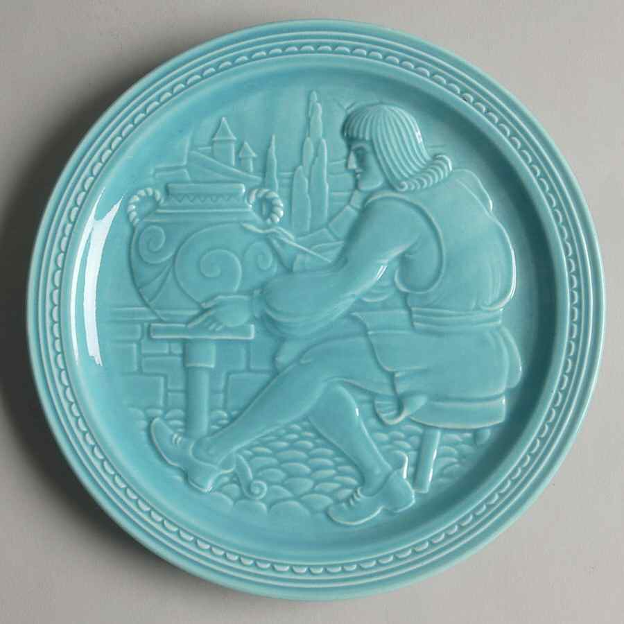 World's Fair Plates & Pitchers 1939 Collector Plate by Homer Laughlin -1