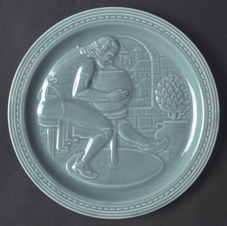 World's Fair Plates & Pitchers 1939 Collector Plate by Homer Laughlin -1