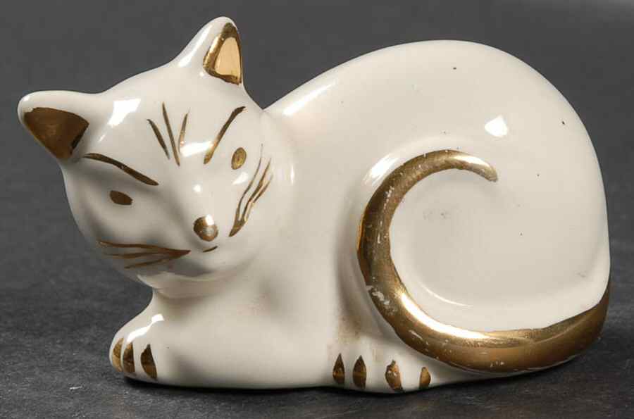 Harlequin White (Tablefair Shape) Cat Figurine by Homer Laughlin -1