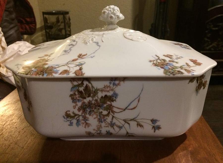 Schleiger 1152-9 Tureen &  Lid by Haviland-1