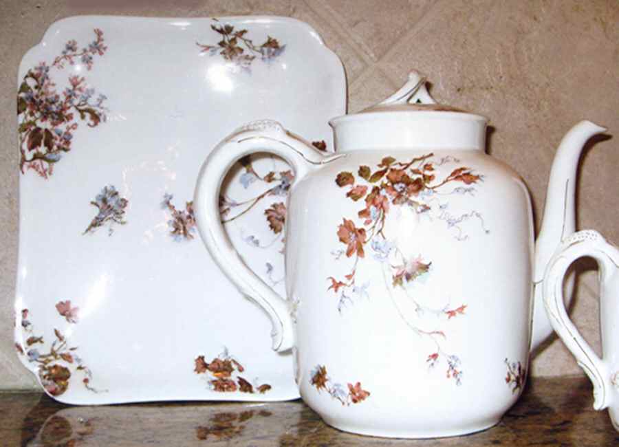 Schleiger 1152-9 Coffee Pot & Lid by Haviland-1