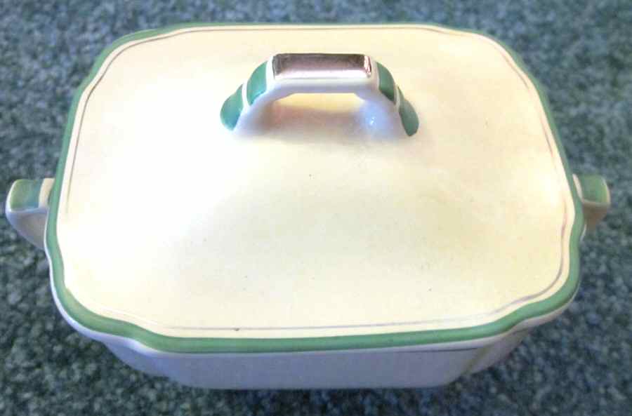 C18 Sugar Bowl & Lid by Homer Laughlin -1