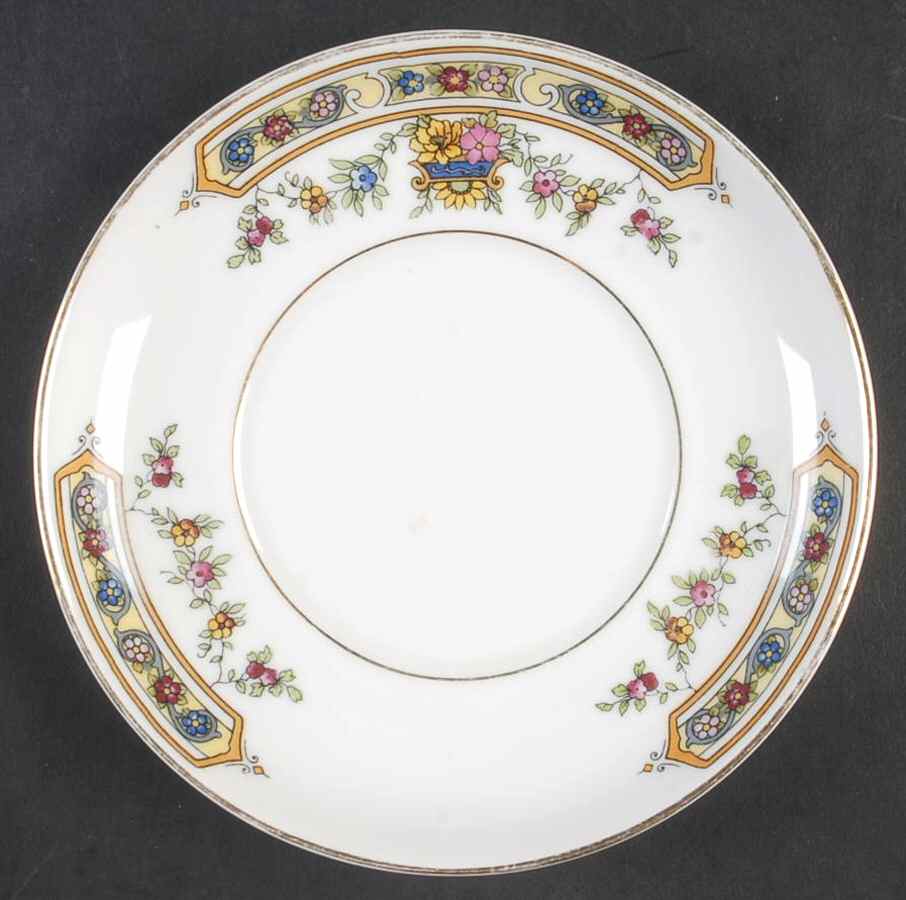 10818 Saucer by Heinrich - H&C-1