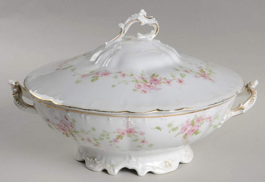 9216 Round Covered Vegetable by Habsburg-1